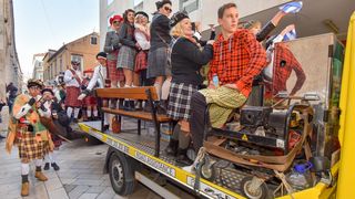 Zadarski karneval 2018: Povorka maškaranih skupina gradskim ulicama Zadarski karneval 2018: Povorka maškaranih skupina gradskim ulicama