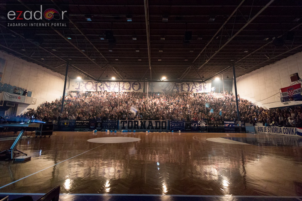 Humanitarno gledanje utakmice Zadar-Cibona u Jazinama Humanitarno gledanje utakmice Zadar-Cibona u Jazinama