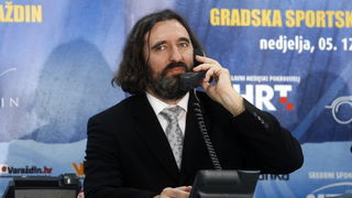 Varazdin, 051210.
U gradskoj sportskoj dvorani na Dravi odrzava se humanitarna akcija “U rukama andjela” u kojoj se skuplja novac za projekt Asistent u nastavi.
Na koncertu nastupaju Bambi Molesters, Feminem
Gibonni, Jaques, Klapa Kampanel, Lana Jurcevic,