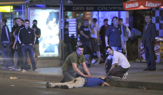 Zagreb, 010510. Nakon utakmice Dinamo – Hajduk doslo je do tucnjave u Maksimirskoj ulici. Foto: Marko Miscevic / CROPIX
