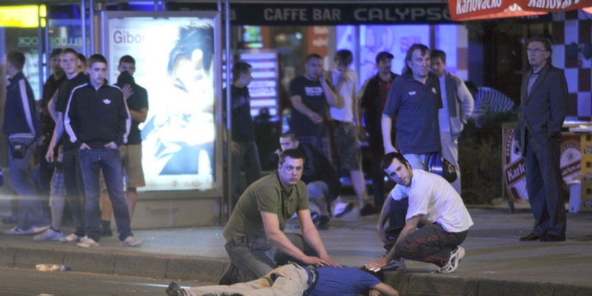 Zagreb, 010510. Nakon utakmice Dinamo – Hajduk doslo je do tucnjave u Maksimirskoj ulici. Foto: Marko Miscevic / CROPIX