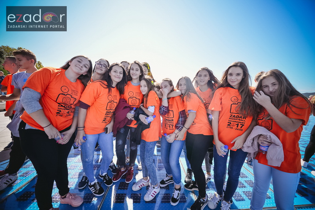 #ZDBT2017: Snimanje Milenijske fotografije košarkaške lopte na Pozdravu suncu #ZDBT2017: Snimanje Milenijske fotografije košarkaške lopte na Pozdravu suncu