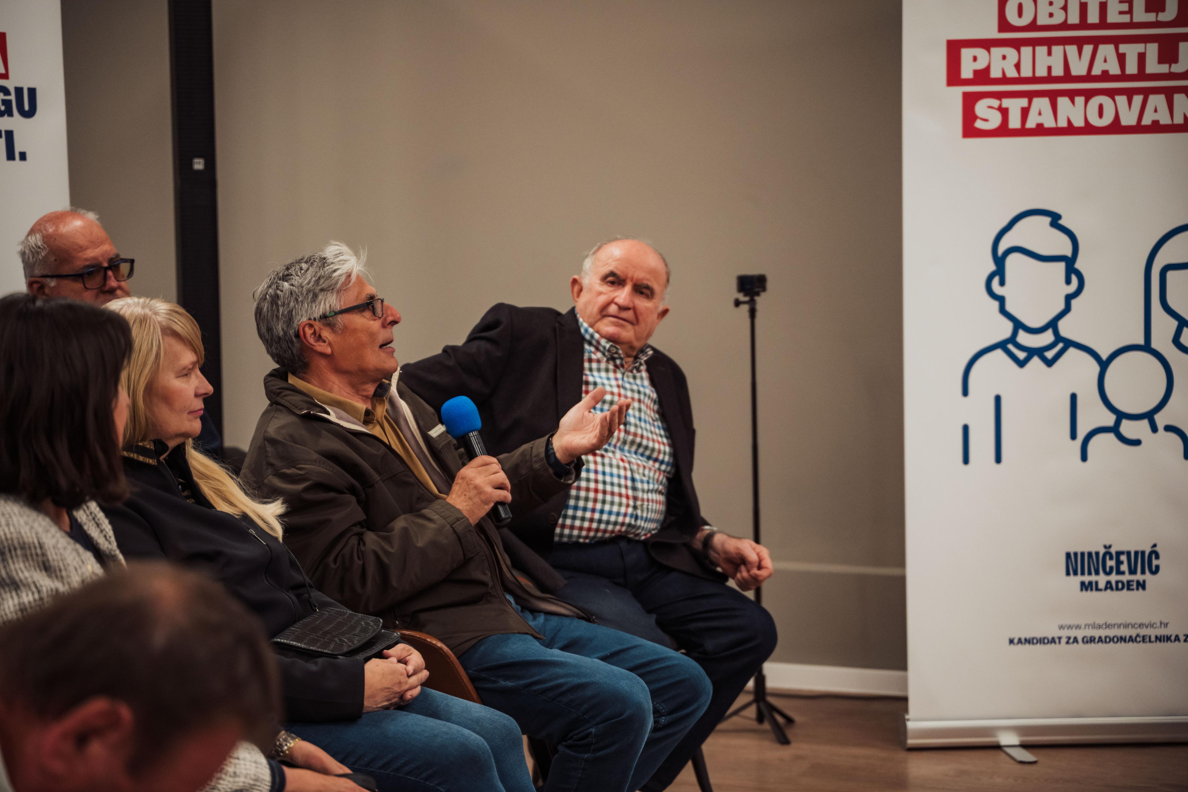 Nezavisni kandidat za gradonačelnika Zadra Mladen Ninčević na Dijalogu s građanima Nezavisni kandidat za gradonačelnika Zadra Mladen Ninčević na Dijalogu s građanima