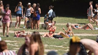 Puno lipog svita uživalo u svježini Krke na Skradinskom buku