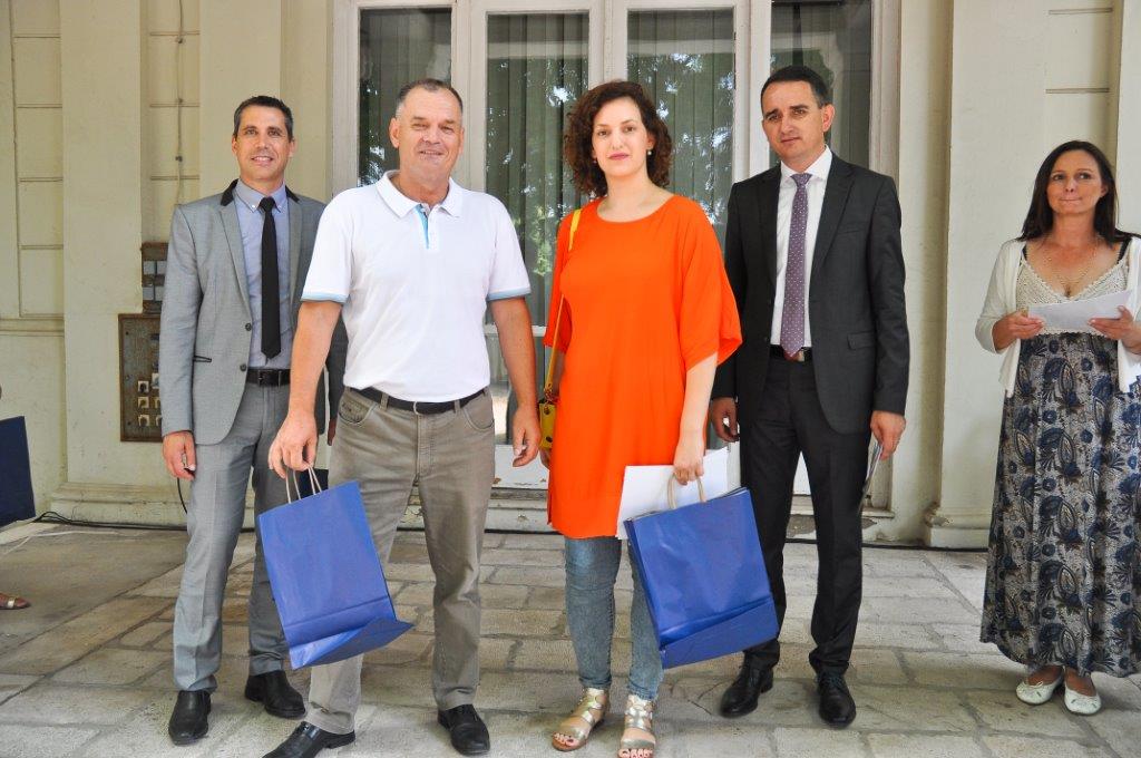 Zamjenik župana primio nagrađene učenike Zamjenik župana primio nagrađene učenike