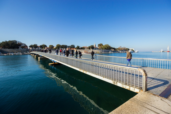 Image 380447 (auto) Image 380447 (auto)