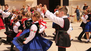 OŠ Zadarski otoci, učenici na Narodnom trgu