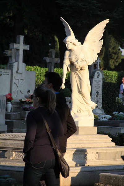 Blagdan Svih svetih na Gradskom groblju Zadar, Foto: Iva Perinčić Blagdan Svih svetih na Gradskom groblju Zadar, Foto: Iva Perinčić