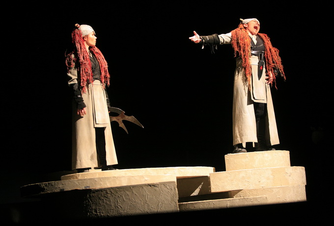 Rijeka, 250212.
U organizaciji muzeja starih racunala Peek & Poke u Hrvatskom kulturnom domu (HKD) na Susaku prikazana je prva klingonska opera na svijetu u izvedbi nizozemskog teatra Zeebelt. Opera pod nazivom U na jeziku je Klingonaca, izmisljenog ratni Rijeka, 250212.
U organizaciji muzeja starih racunala Peek & Poke u Hrvatskom kulturnom domu (HKD) na Susaku prikazana je prva klingonska opera na svijetu u izvedbi nizozemskog teatra Zeebelt. Opera pod nazivom U na jeziku je Klingonaca, izmisljenog ratni