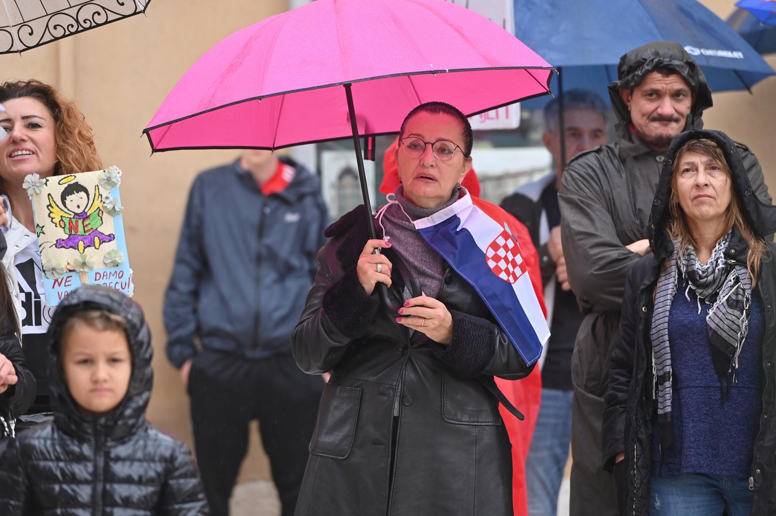 U Zadru novi prosvjed protiv covid potvrda