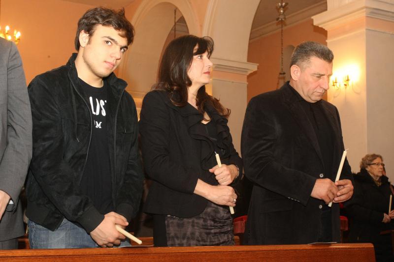 Koncertom bratovštine Presvetog oltarskog sakramenta župe Marijina Uznesenja iz Jelse na otoku Hvaru, obilježene su pjesme Velikog tjedna i procesija Za Križen, Foto: Dino Stanin/PIXSELL