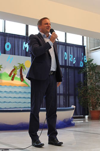 Gradonačelnik Dukić posjetio OŠ Bartul Kašić prvog dana škole Gradonačelnik Dukić posjetio OŠ Bartul Kašić prvog dana škole