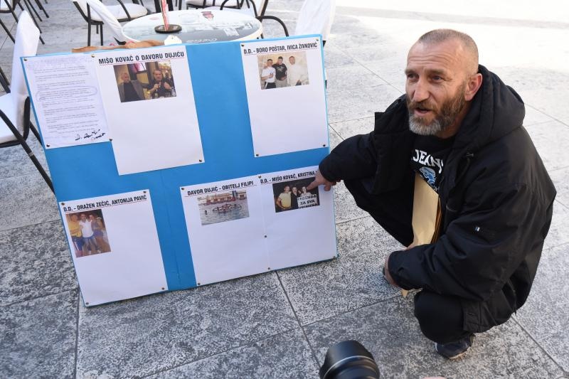 Novi prosvjed Davora Dujića na Narodnom trgu