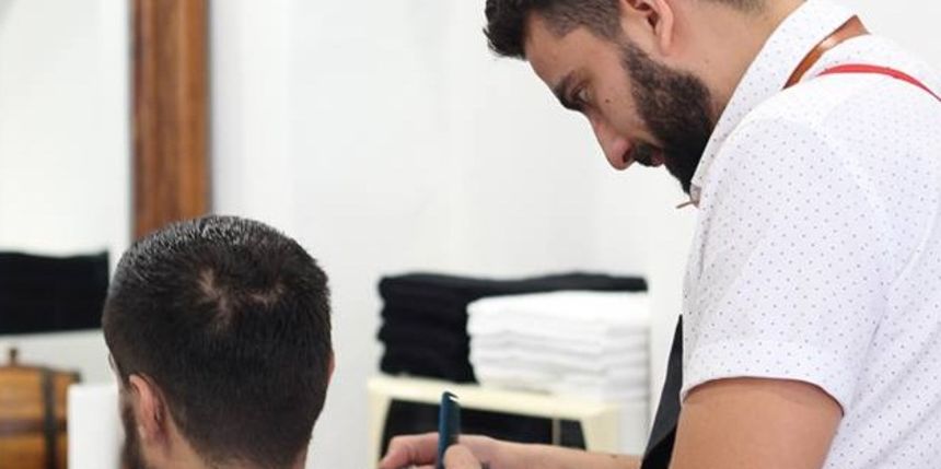 Hvalevrijedna akcija: zadarski “Mr. Razor” u posjeti OŠ Voštarnica Hvalevrijedna akcija: zadarski “Mr. Razor” u posjeti OŠ Voštarnica