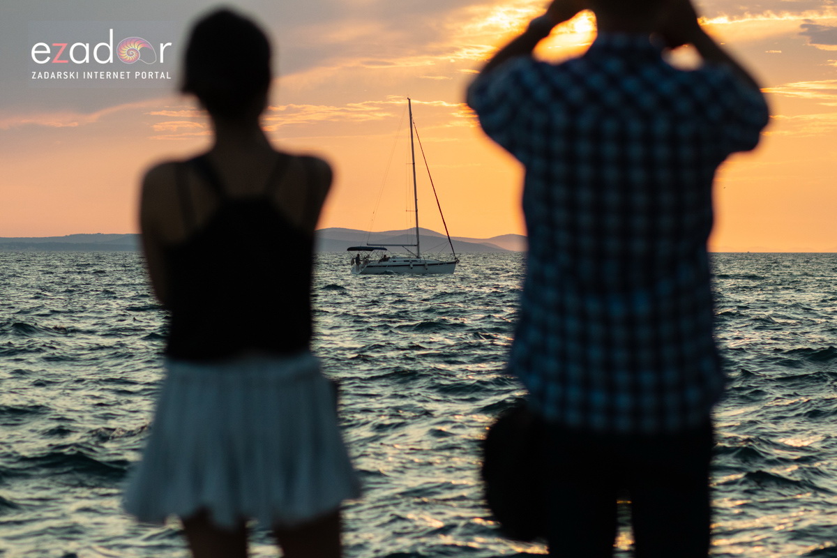 Započela 18. Noć punog miseca na zadarskoj rivi Započela 18. Noć punog miseca na zadarskoj rivi