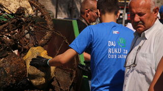 Ekološka akcija “Daj ruku za Jazine” Ekološka akcija “Daj ruku za Jazine”