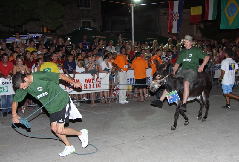 Tisno: 6. Međunarona “Trka tovarov”, Foto: Edin Kadić Tisno: 6. Međunarona “Trka tovarov”, Foto: Edin Kadić