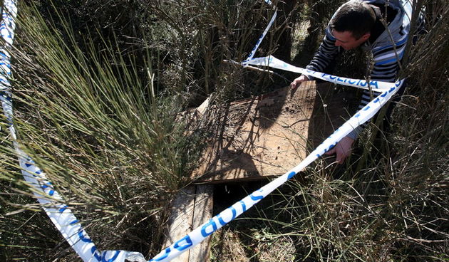 Zadar, 040313.
Naselje Bokanjac. Novi slucaj urusavanja tla. Nakon slucajeva u Lovranu, Drnisu i jos ranije ranije Medjimurju, policiji je prijavu da se otvorila zemlja u sirini i duljini vecoj od metra prijavio u subotu 39-godisnji Joso Marasovic iz Zadr