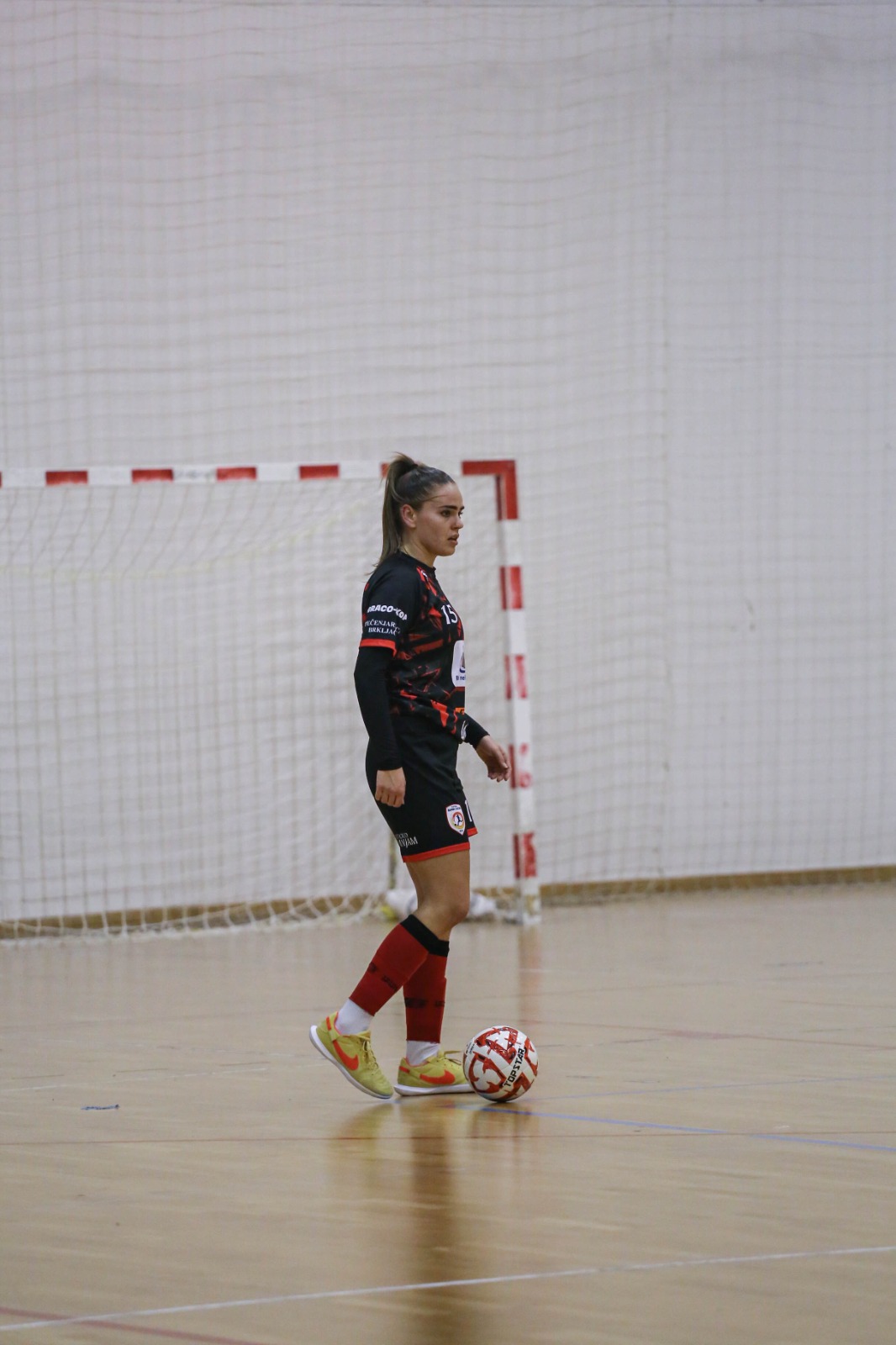 Futsal Super chicks – MC PLUS 2:5 Futsal Super chicks – MC PLUS 2:5