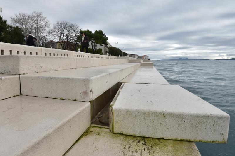 Nakon juga ostala oštećenja na zadarskoj rivi. Foto: Dino Stanin/PIXSELL