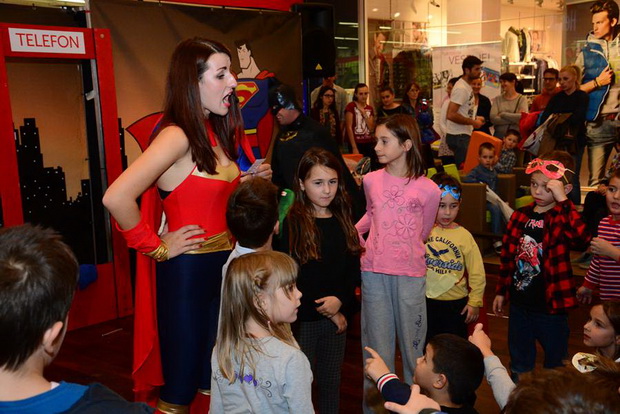Superheroji u trgovinskom centru Supernova 25. listopada 2014. Foto: Iva Perinčić Superheroji u trgovinskom centru Supernova 25. listopada 2014. Foto: Iva Perinčić