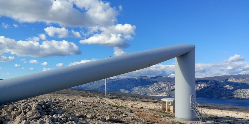 Olujna bura srušila vjetro elektranu na Pagu