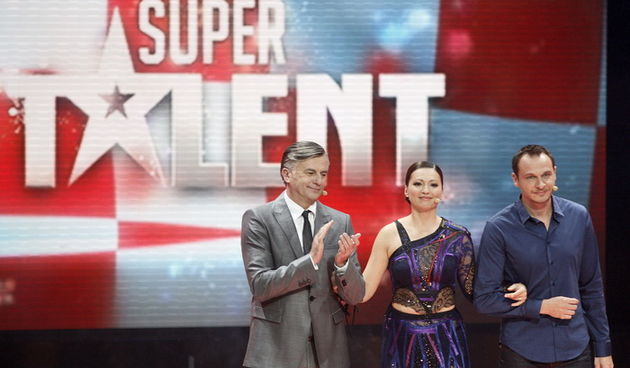 Zagreb, 191110. 
Studio 2 Jadran filma, Oporovecka 12.
Treca polufinalna emisija Supertalent showa Nove TV. 
Na slici: ziri Dubravko Merlic, Nina Badric i Enes Beslagic.
Foto: Nina Djurdjevic / CROPIX