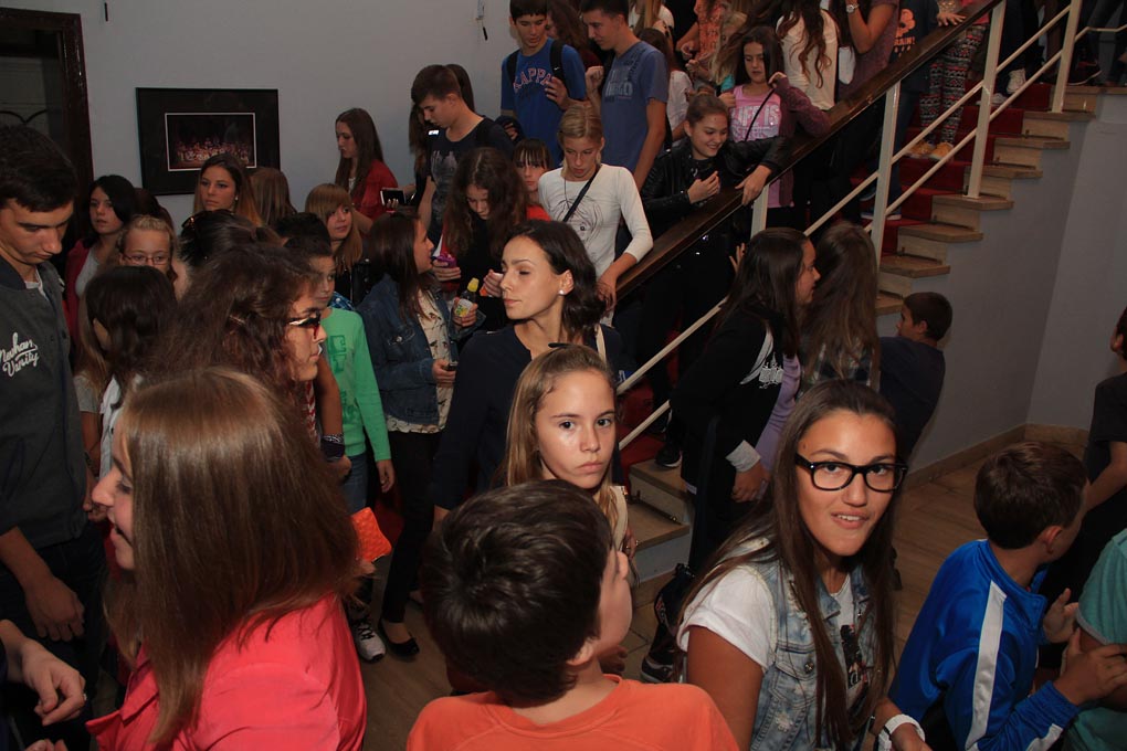 U suradnji HNK Zadar i Kazališne udruge “Igrajmo se” premijerno je izvedena predstava “Sasvim sam popubertetio” u režiji Žane Bumber. foto: Iva Perinčić U suradnji HNK Zadar i Kazališne udruge “Igrajmo se” premijerno je izvedena predstava “Sasvim sam popubertetio” u režiji Žane Bumber. foto: Iva Perinčić