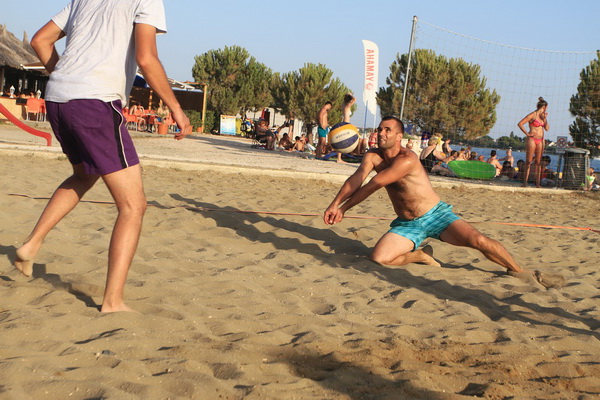 Na plaži Punta u Bibinjama održan 6. Memorijalni turnir u odbojci na pijesku za Tomislav Sikirića – Siku. Foto: Leo Banić Na plaži Punta u Bibinjama održan 6. Memorijalni turnir u odbojci na pijesku za Tomislav Sikirića – Siku. Foto: Leo Banić