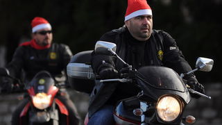 Zadar, 131211
Udruga motorista “Bestije” za Svetu Lucu daruje vrtic Latica, za djecu s teskocama u razvoju. Prije odlaska u vrtic, motoristi su se provozali po gradu noseci kapice  djeda Mraza.
Foto: Luka Gerlanc / CROPIX