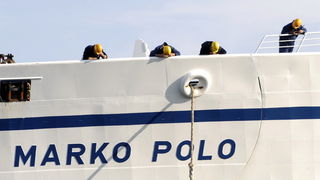 Kornati, Otok Sit, 261009 .
Putnicki brod Marko Polo nasukao se prekjucer unutar otoka Sita na sjeverozapadnoj strani. 
Marko Polo je provom zaorao barem desetak metara u kopno, srusio morske stijene i raslinje, probio zid ograde obitelji Kovacev i zausta