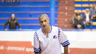 Fešta u povodu 80. rođendana Pina Giergie: Vetarani KK Zadar – Veterani KK Olimpija Fešta u povodu 80. rođendana Pina Giergie: Vetarani KK Zadar – Veterani KK Olimpija