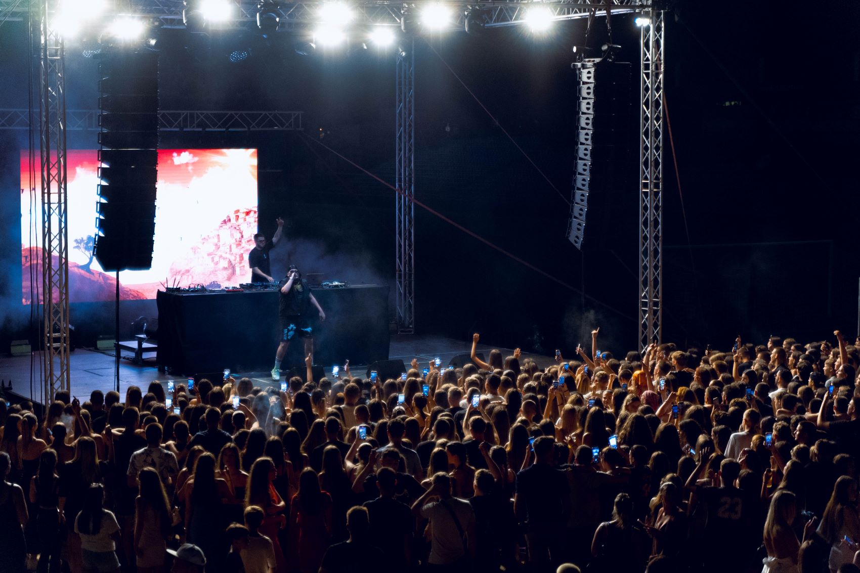 Jala Brat, Buba Corelli i Hiljson Mandela zapalili stadion Šubićevac!
