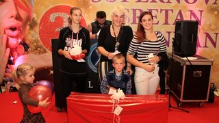 Image 685927 (auto) Image 685927 (auto)