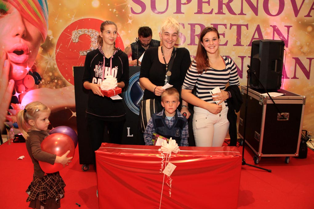 Image 685927 (auto) Image 685927 (auto)