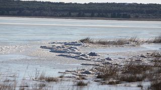 Šetnja po zaleđenom i bajkovitim Vranskim jezerom Šetnja po zaleđenom i bajkovitim Vranskim jezerom
