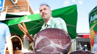 Biograd: 6. Dugi svehrvatski eno-eko-gastro-etno stol, Foto: Franjo Jurić Biograd: 6. Dugi svehrvatski eno-eko-gastro-etno stol, Foto: Franjo Jurić