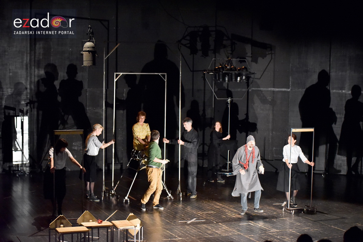 Premijera predstave “Nikome pravo” u Kazalištu lutaka Zadar Premijera predstave “Nikome pravo” u Kazalištu lutaka Zadar