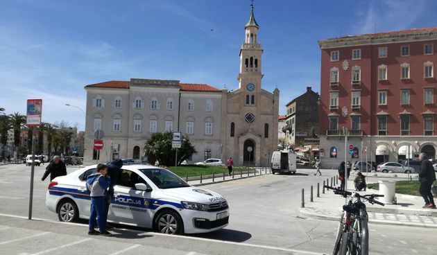 policija ispred sv. Frane