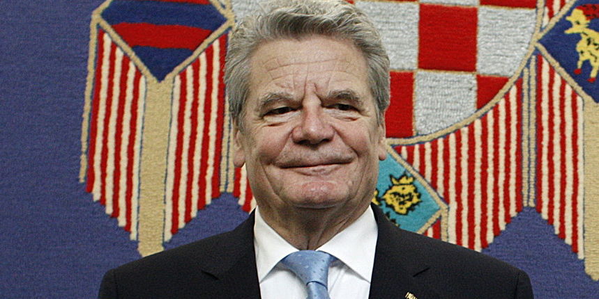 Zagreb, 071212.
Na poziv predsjednika Ive Josipovica, u dvodnevni sluzbeni posjet Hrvatskoj stigao je njemacki predsjednik Joachim Gauck. Predsjednik Josipovic priredio je svecani docek svom gostu u Uredu predsjednika na Pantovcaku.
Na fotografiji: Joachi