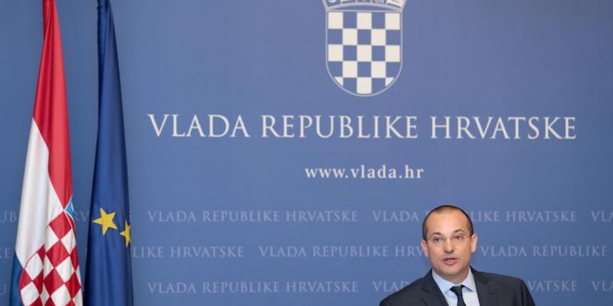 14.01.2014., Zagreb -Ministar pravosudja Orsat Miljenic odrzao je u Banskim dvorima konferenciju za medije na kojoj je predstavio projekt reorganizacije pravosudnog sustava. Uvodno je govorila potpredsjednica Vlade Republike Hrvatske i ministrica socija 14.01.2014., Zagreb -Ministar pravosudja Orsat Miljenic odrzao je u Banskim dvorima konferenciju za medije na kojoj je predstavio projekt reorganizacije pravosudnog sustava. Uvodno je govorila potpredsjednica Vlade Republike Hrvatske i ministrica socija