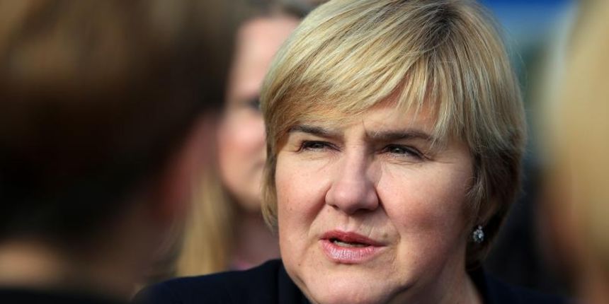 Osijek – Konferencija za novinare s clanovima stranke U ime obitelji – projekt Domovina na autobusnom kolodvoru. Zeljka Markic. Photo: Osijek – Konferencija za novinare s clanovima stranke U ime obitelji – projekt Domovina na autobusnom kolodvoru. Zeljka Markic. Photo: