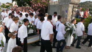 Tkon: Posljednji ispraćaj malenog anđela, Roka Ugrinića 7. lipnja 2011.