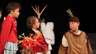 Diklo: “Šuma Striborova” u izvedbi kazališne radionice Donatolina, foto: Iva Perinčić Diklo: “Šuma Striborova” u izvedbi kazališne radionice Donatolina, foto: Iva Perinčić