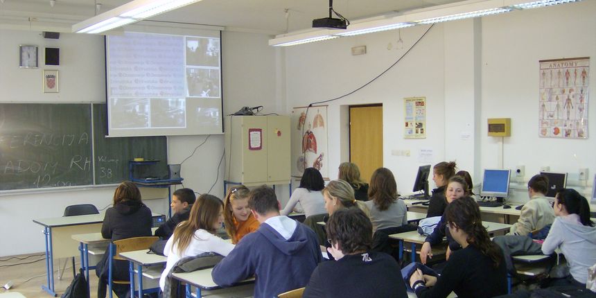 Učenici Medicinske škole Učenici Medicinske škole