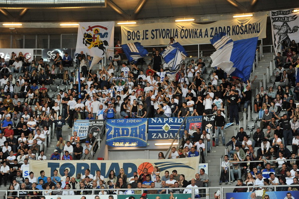Zadar, 260513.
Dvorana Kresimira Cosica. 
3. polufinalna utakmica prvenstva Hrvatske izmedju KK Zadar i KK Cedevita.
Na fotografiji: navijaci.
Foto: Luka Gerlanc / CROPIX
