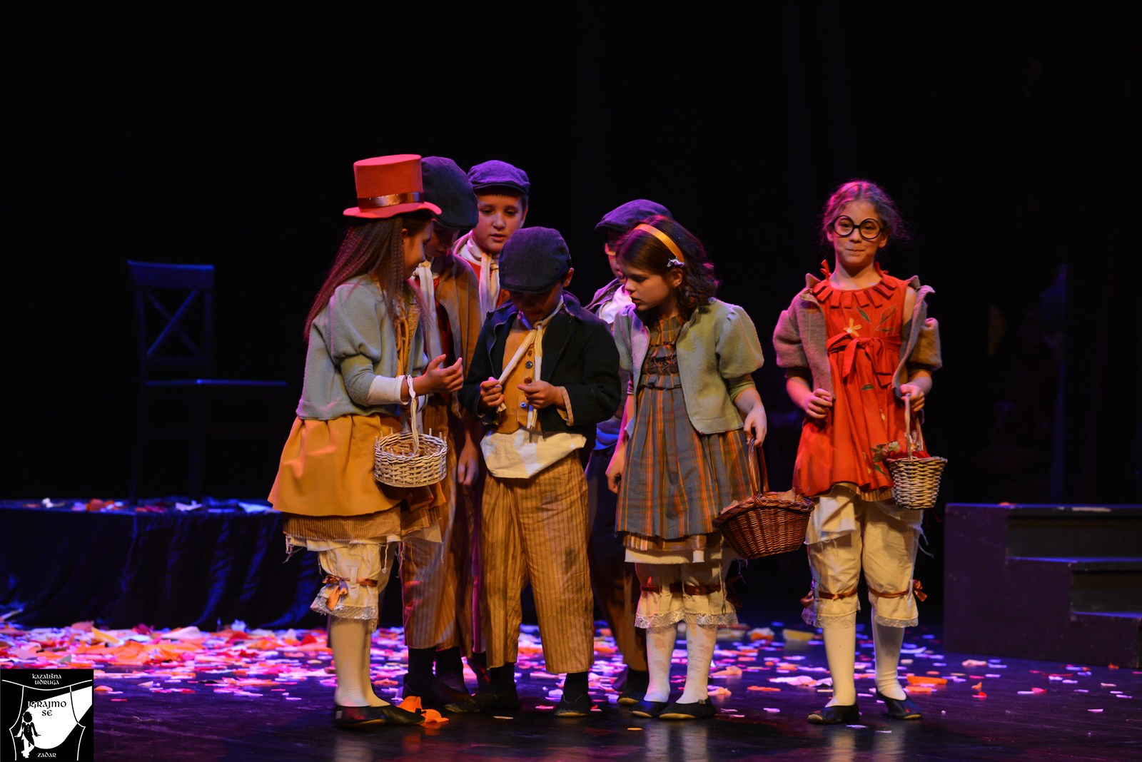 Kazališna udruga “Igrajmo se”: Predstava “Godišnja doba”