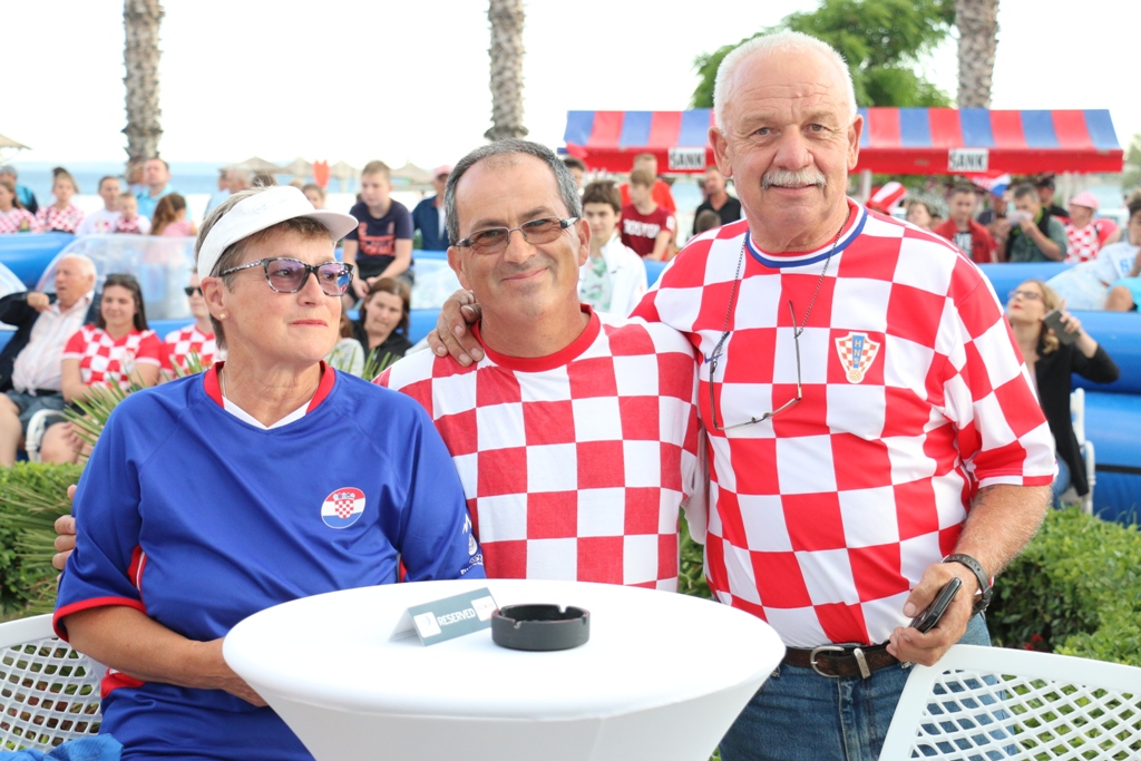 Virski navijači podržali Vatrene Virski navijači podržali Vatrene