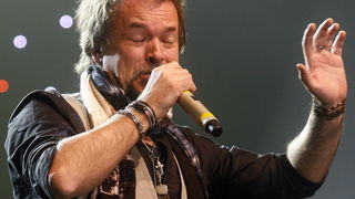 Varazdin, 051210.
U gradskoj sportskoj dvorani na Dravi odrzava se humanitarna akcija “U rukama andjela”, u kojoj se skuplja novac za projekt Asistent u nastavi.
Na koncertu nastupaju Bambi Molesters, Feminem
Gibonni, Jaques, Klapa Kampanel, Lana Jurcevic