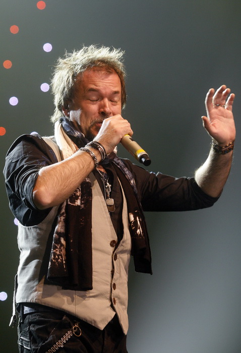 Varazdin, 051210.
U gradskoj sportskoj dvorani na Dravi odrzava se humanitarna akcija “U rukama andjela”, u kojoj se skuplja novac za projekt Asistent u nastavi.
Na koncertu nastupaju Bambi Molesters, Feminem
Gibonni, Jaques, Klapa Kampanel, Lana Jurcevic